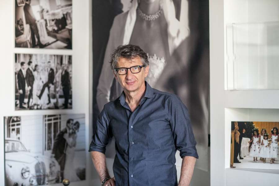 Moreno Belloni fotografo di matrimoni, nel suo studio